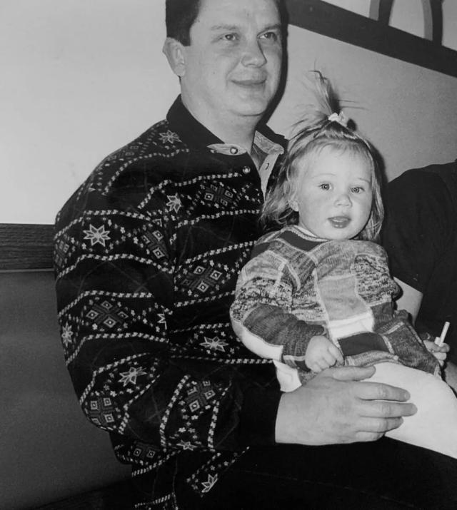 [国内足球]辽宁队夺得全国青少年三大球运动会女足冠军.