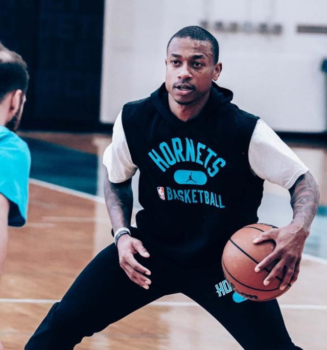 六轮首胜 六轮首胜