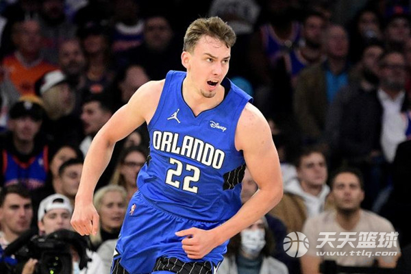 欧锦赛首秀！热火新星约维奇15分钟轰下18分，引发热议