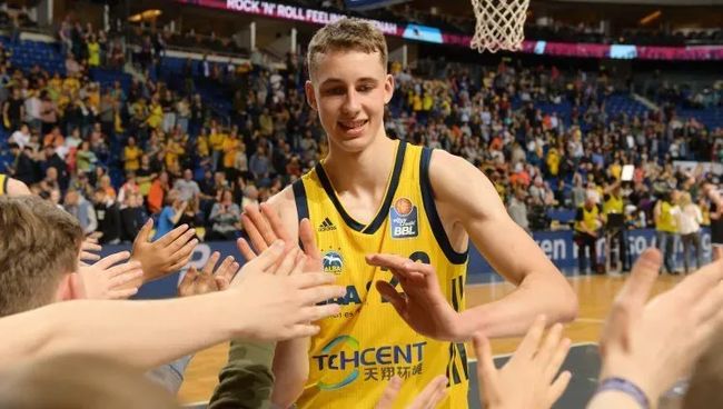 德甲新赛季前瞻：拜仁独舞凯恩冲2连冠 滕哈赫搅局 4强争亚军