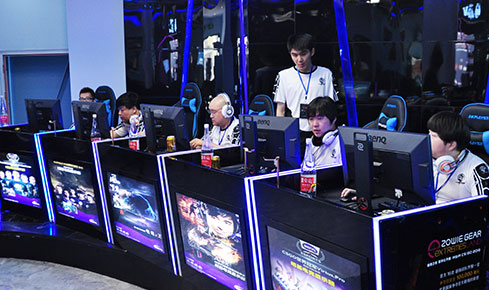 侧副韧带则 侧副韧带则