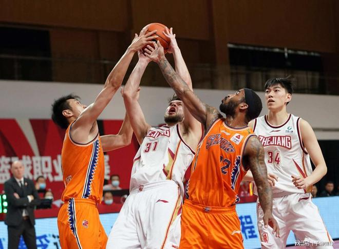 [法甲]巴黎圣日耳曼赢下“巴黎德比”